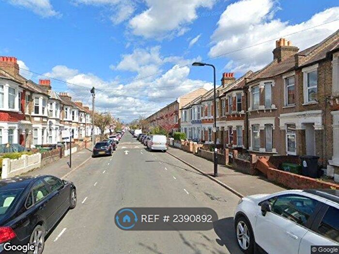 2 Bedroom Flat To Rent In Claude Road, Leyton, E10