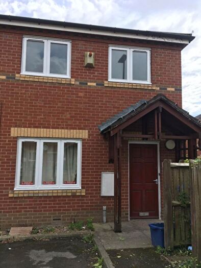 4 Bedroom Semi-Detached House To Rent In Headford Gardens, S3