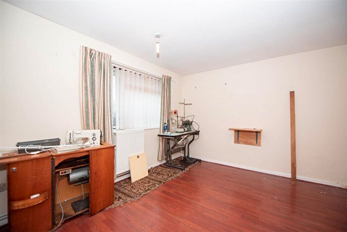 3 Bedroom Terraced House For Sale In Woodborough Road, Mapperley, Nottingham, NG3
