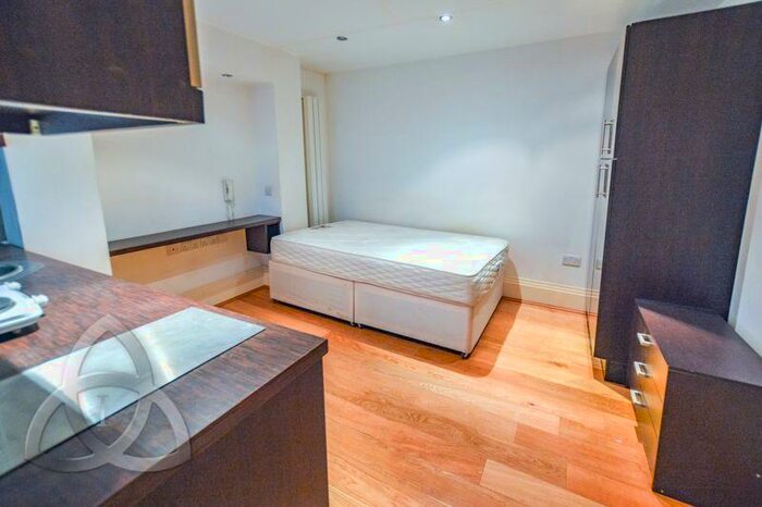 Studio To Rent In Inglewood Mansions - West End Lane, West Hampstead, NW6
