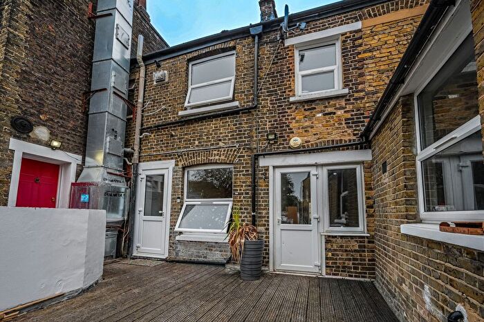 2 Bedroom Flat To Rent In Greenwich Church Street, Greenwich, London, SE10
