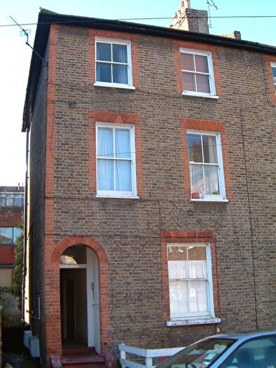 1 Bedroom Flat To Rent In St. Andrews Road, Surbiton, KT6