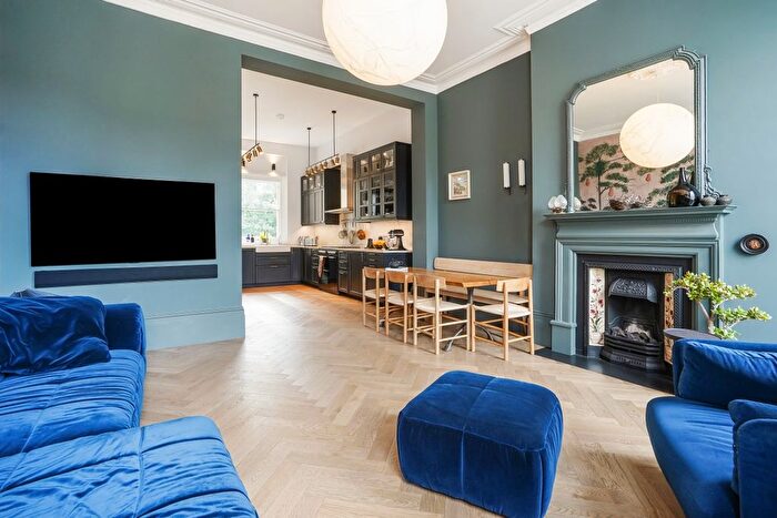 4 Bedroom Maisonette To Rent In Grosvenor Avenue, London, N5