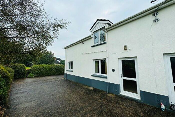 2 Bedroom Cottage To Rent In Heol Bolahaul, Caerfyrddin, SA31