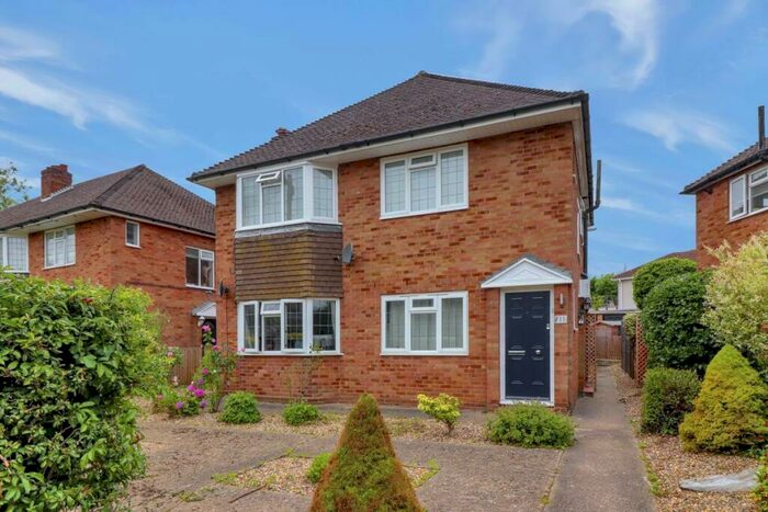 2 Bedroom Apartment To Rent In Austenwood Close, Chalfont St. Peter, Gerrards Cross, Buckinghamshire, SL9
