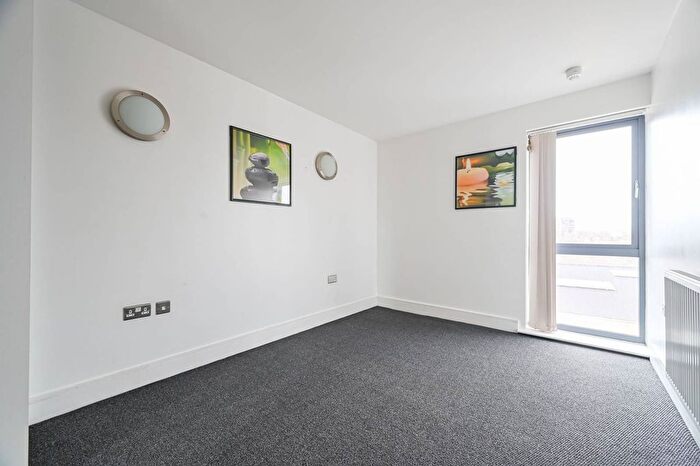 2 Bedroom Flat To Rent In Jupiter House, Canning Town, London, E16
