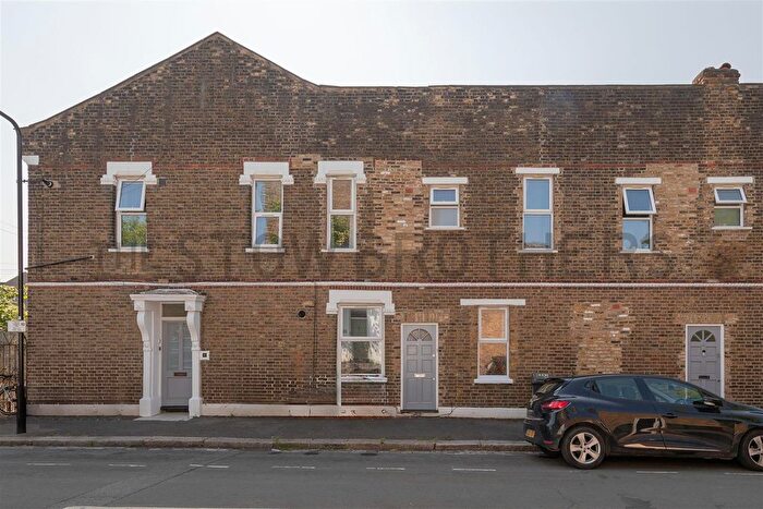 2 Bedroom Property To Rent In Bulwer Road, Leytonstone, E11