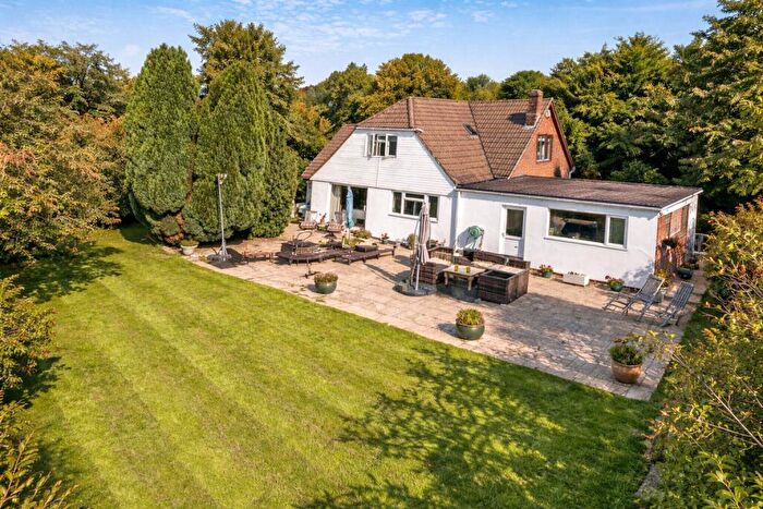 5 Bedroom Detached House For Sale In Headmoor Lane, Four Marks, Hampshire, GU34