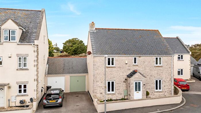 4 Bedroom Link Detached House For Sale In Fancys Close, Portland, DT5