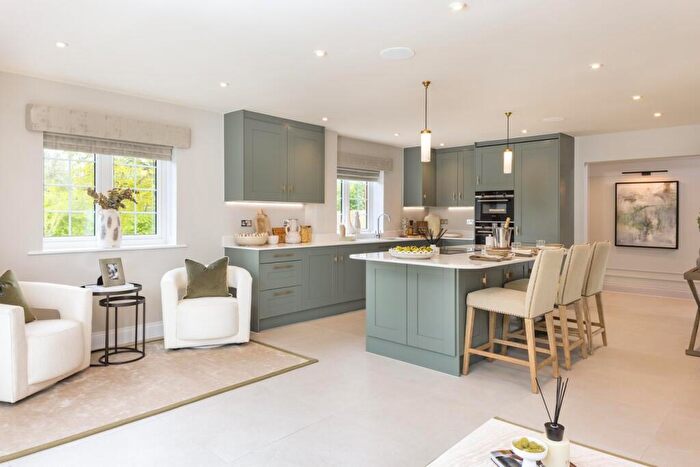 5 Bedroom Detached House For Sale In Hayfield Gardens, Toddington, LU5