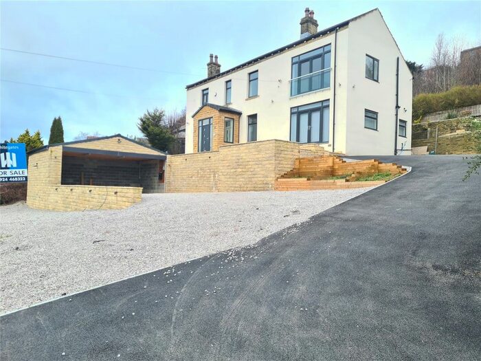 6 Bedroom Detached House For Sale In Whitley Road, Dewsbury, WF12
