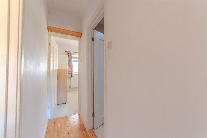 2 Bedroom Bungalow For Sale In Pilton Vale, Newport, NP20
