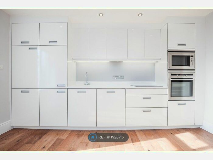 2 Bedroom Flat To Rent In Cross Road, East Croydon, CR0