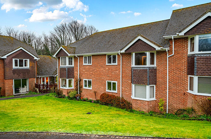 2 Bedroom Retirement Property For Sale In Ellingham Close, Alresford, Hampshire, SO24