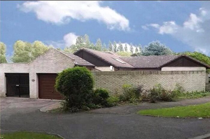 6 Bedroom Bungalow For Sale In Marshworth, Tinkers Bridge, Milton Keynes, Buckinghamshire, MK6