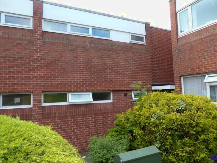 1 Bedroom Ground Flat To Rent In Knightthorpe Court Burns Road Loughborough Leicestershire, LE11