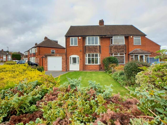 3 Bedroom Semi-Detached House To Rent In Edward Road, Maypole, Birmingham, B14