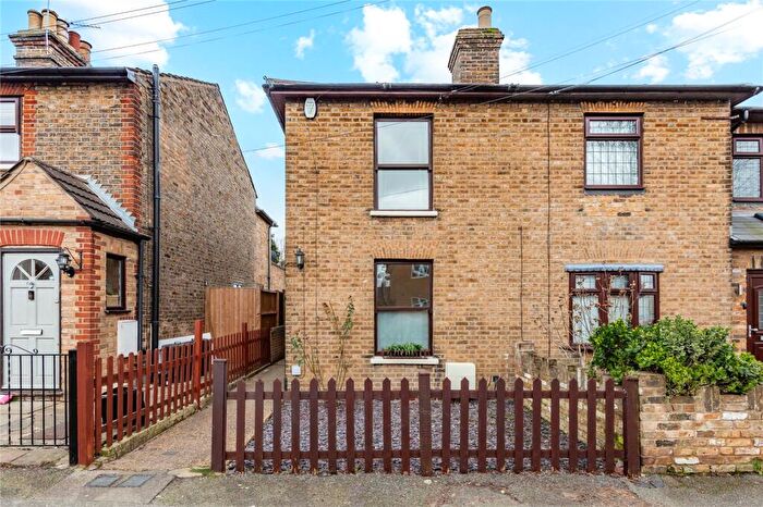 2 Bedroom Semi Detached House For Sale In Shaftesbury Road, Romford, RM1