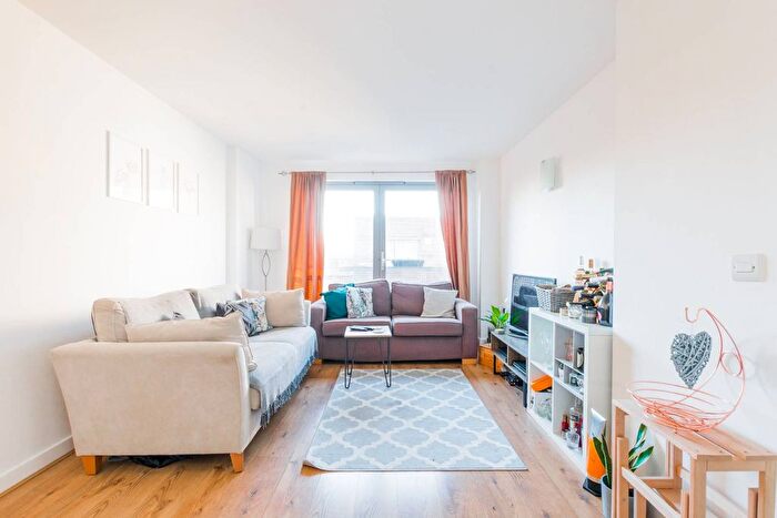 2 Bedroom Flat To Rent In Deals Gateway, Deptford, London, SE13