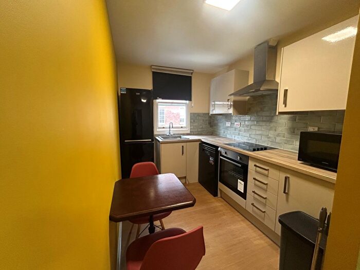 2 Bedroom Flat To Rent In Triangle South, Bristol, BS8