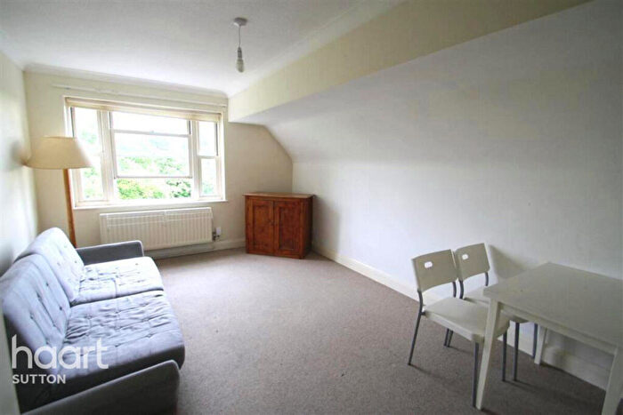 1 Bedroom Flat To Rent In Brighton Road, Sutton, SM2