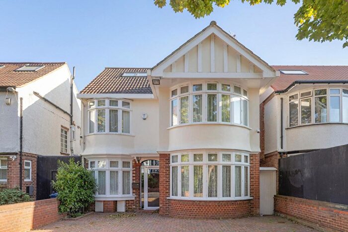 5 Bedroom Detached House For Sale In Baronsmede, London, W5