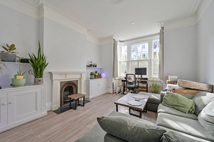 2 Bedroom Flat To Rent In Montserrat Road, Putney, London, SW15