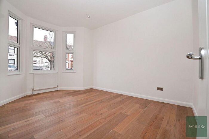 4 Bedroom Terraced House For Sale In Sandyhill Road, Ilford, IG1