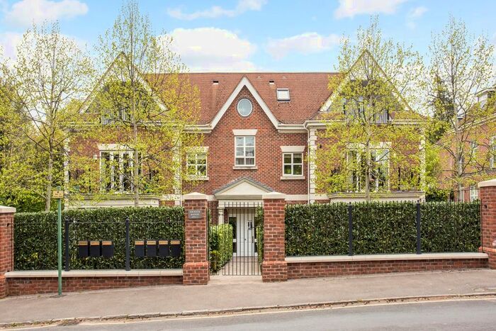 2 Bedroom Flat To Rent In Cross Road, Sunningdale, Ascot, SL5
