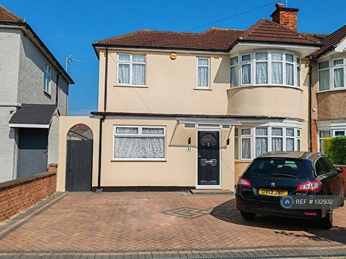 5 Bedroom Semi-Detached House To Rent In Lulworth Close, Harrow, HA2