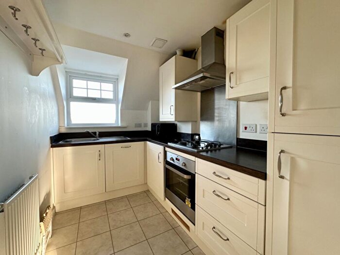 2 Bedroom Apartment For Sale In Wells View Drive, Bromley, BR2