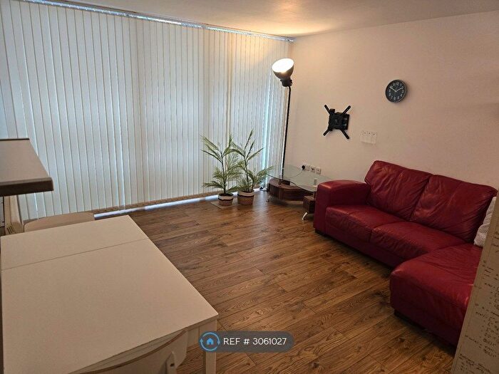 2 Bedroom Flat To Rent In The Grove, Stratford, E15