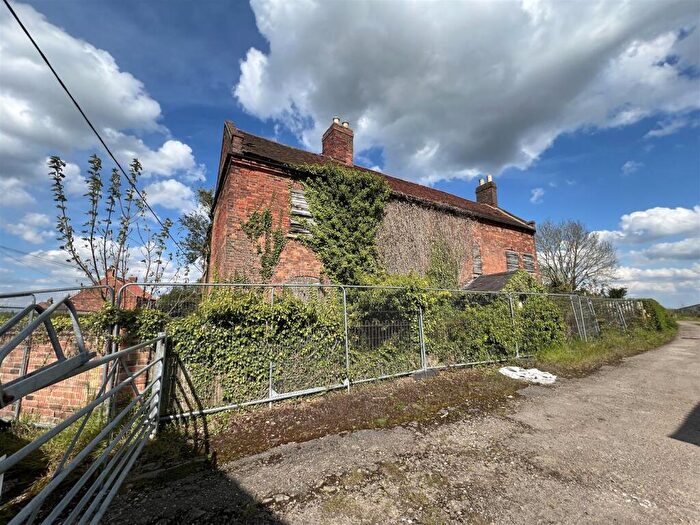 Farm House For Sale In Kneeton, NG13