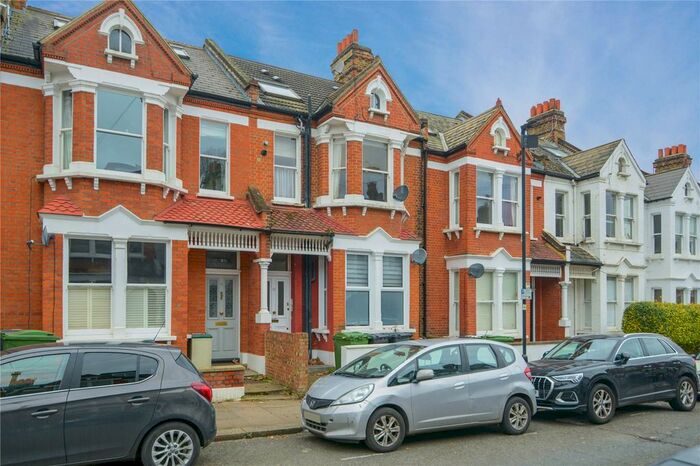 2 Bedroom Flat To Rent In Killyon Road, London, SW8