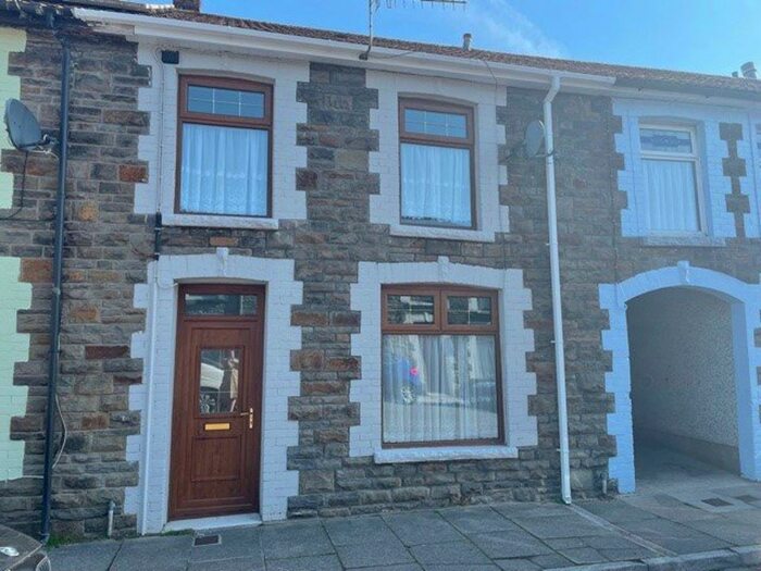 3 Bedroom Property To Rent In Dumfries Street, Treorchy, Rct, CF42