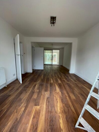 5 Bedroom Semi-Detached House To Rent In West Way, Edgware, Greater London, HA8