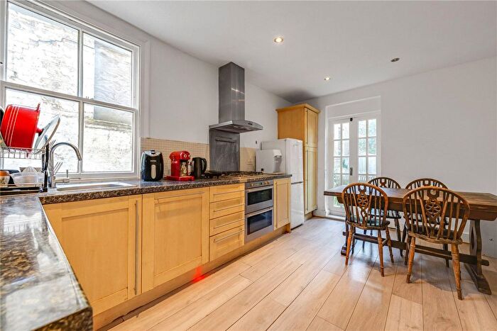 1 Bedroom Flat For Sale In Hugon Road, London, SW6