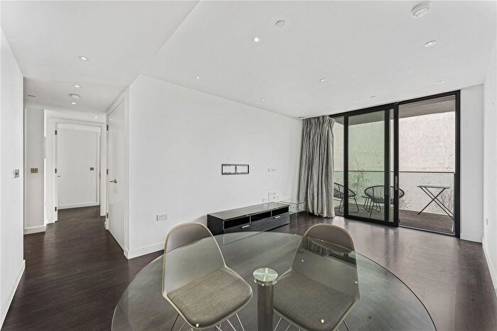 2 Bedroom Flat To Rent In Alie Street, London, E1