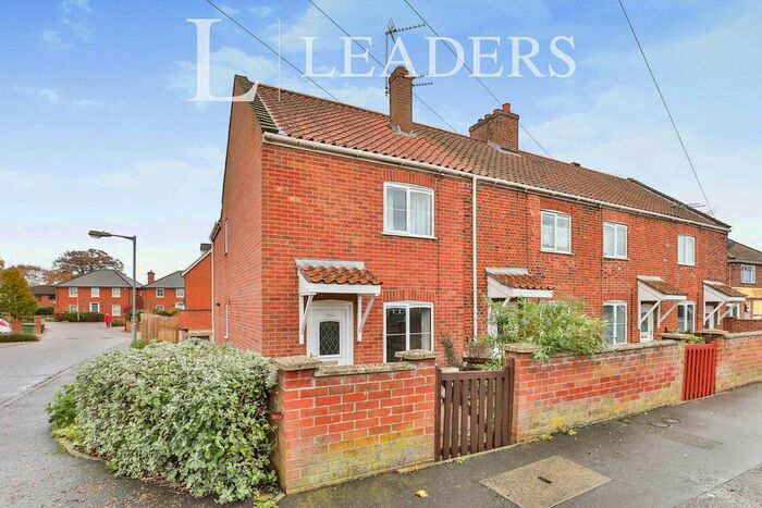 3 Bedroom Semi-Detached House To Rent In St. Faiths Road, Old Catton, Norwich, NR6
