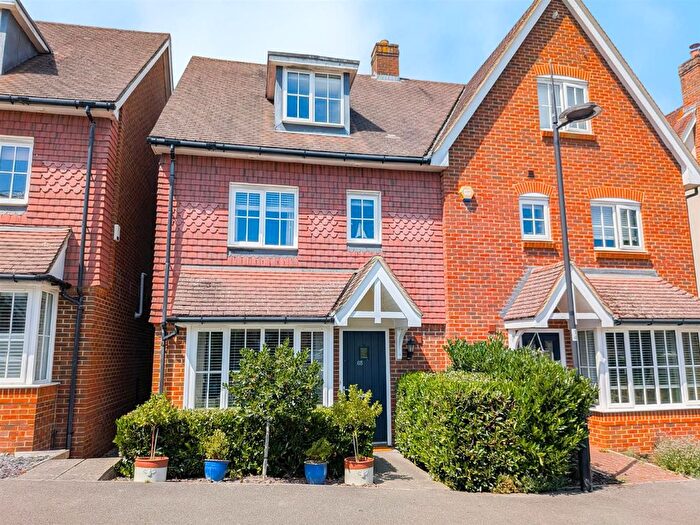 4 Bedroom Semi-Detached House For Sale In Baxendale Way, Uckfield, TN22