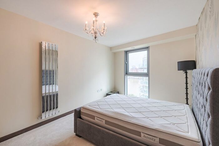 Studio To Rent In Bridges Court Road, London, SW11