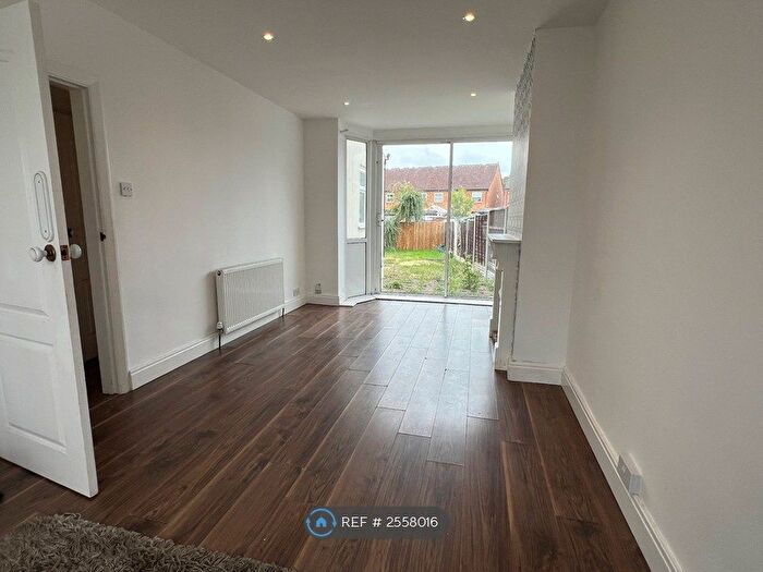 3 Bedroom Detached House To Rent In Pendragon Road, Birmingham, B42