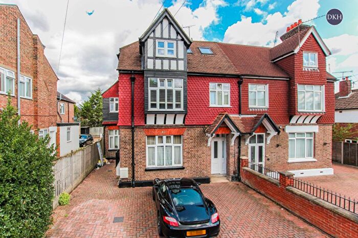 2 Bedroom Flat To Rent In Essex Road, Watford, Hertfordshire, WD17