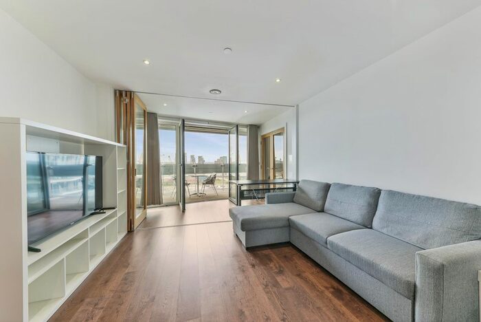 1 Bedroom Flat To Rent In Gateway Tower, Western Gateway, London, E16