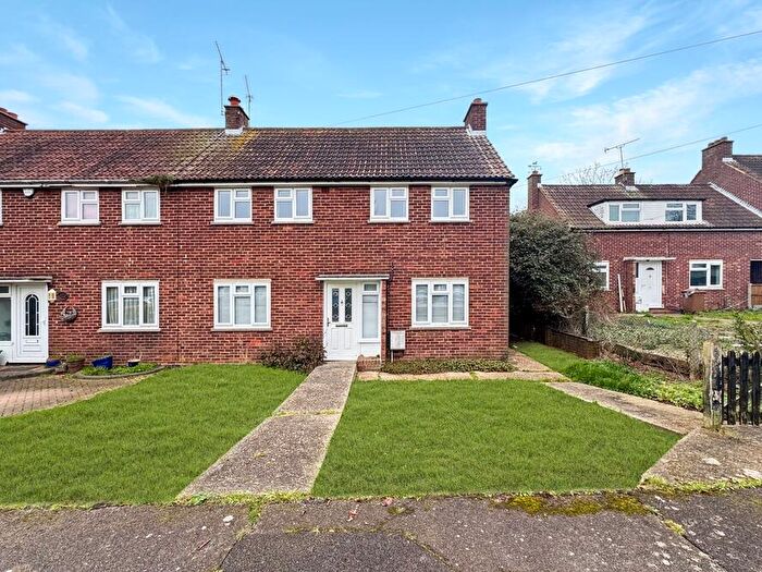 3 Bedroom Semi-Detached House To Rent In Dakyn Drive, Stock, CM4