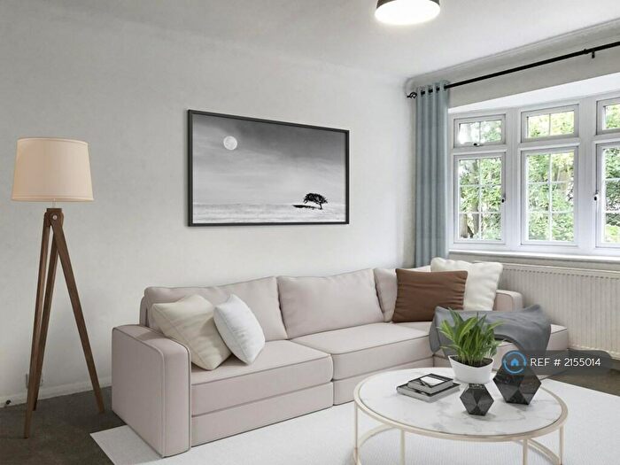 2 Bedroom Flat To Rent In West Road, Maidenhead, SL6