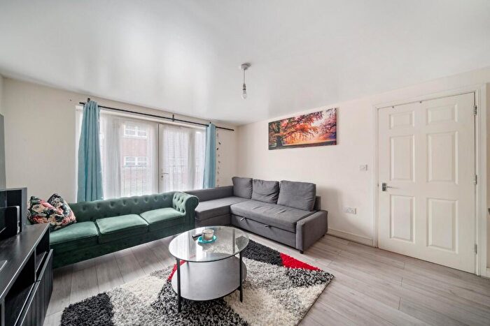 2 Bedroom Apartment To Rent In Allenby Road, London, SE28