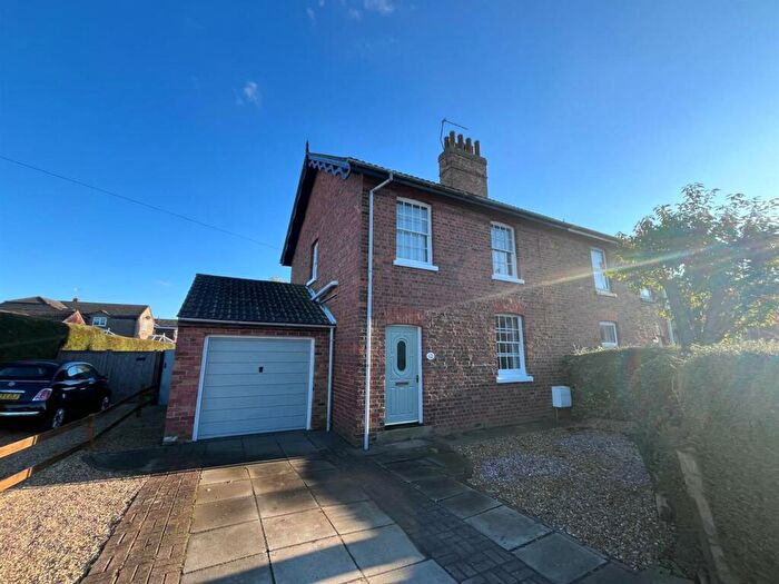 3 Bedroom Semi-Detached House To Rent In Keddington Road, Louth, LN11