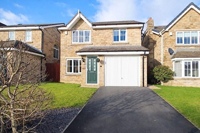 4 Bedroom Detached House For Sale In Oakhall Park, Thornton, Bradford, BD13