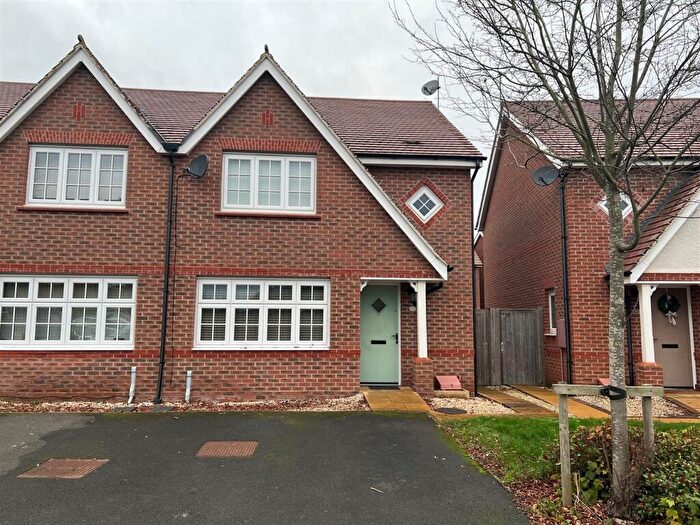 3 Bedroom Semi-Detached House To Rent In Elizabeth Close, Countesthorpe., LE8